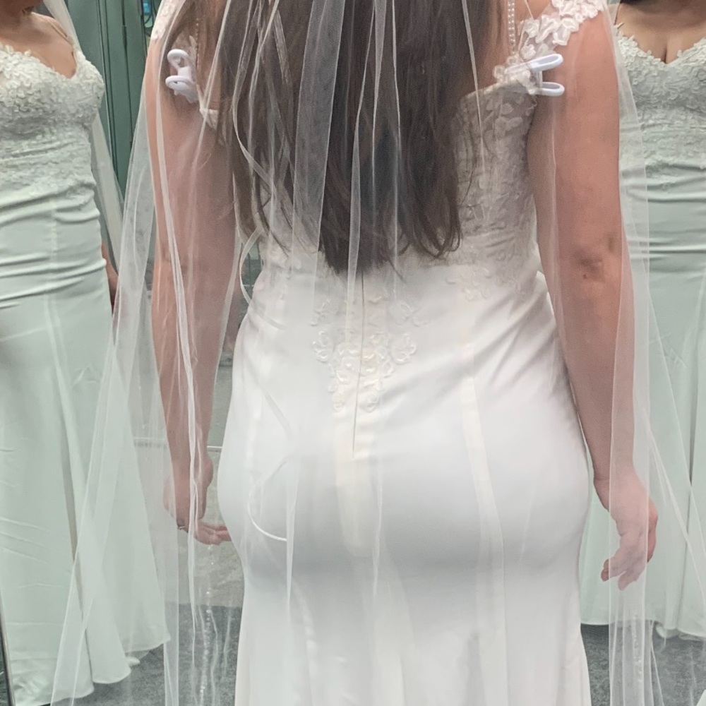 Brand NEW wedding dress!!!